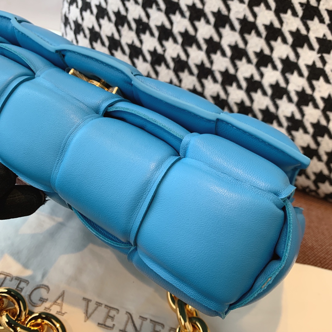 Bottega Veneta Chain Cassette Blue, For Women, Women’s Bags 10.2in/26cm