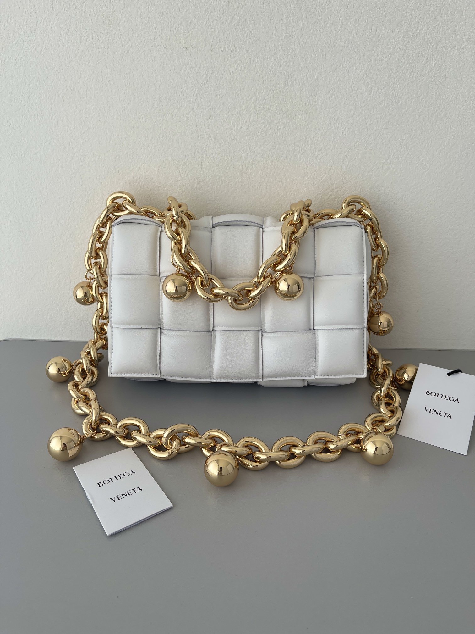 Bottega Veneta Chain Cassette White, For Women, Women’s Bags 10.2in/26cm 680070V1FY09009