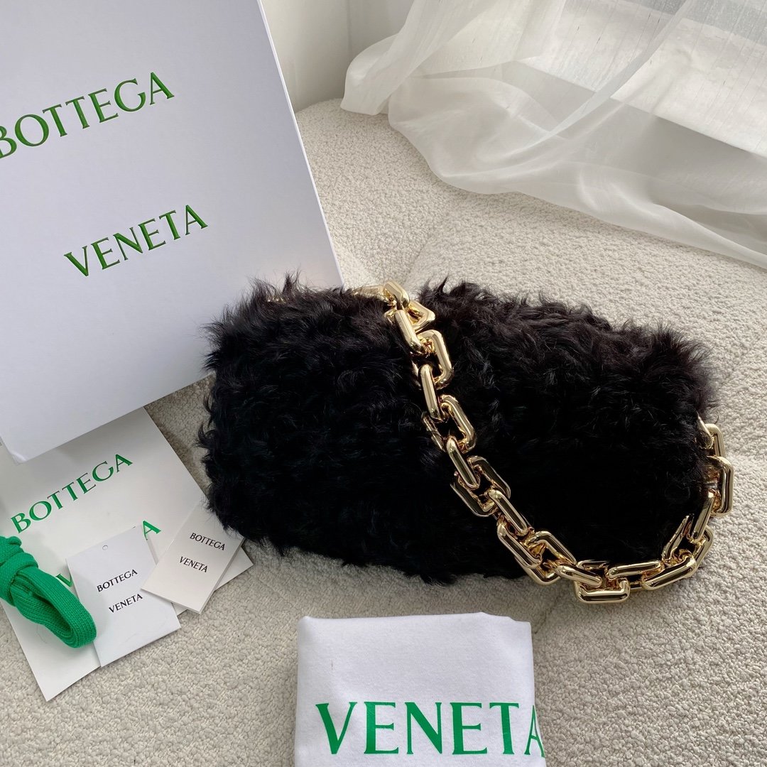 Bottega Veneta Chain Pouch Black, For Women, Women’s Bags 12.2in/31cm 620230V13L02132