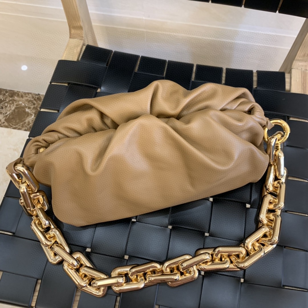 Bottega Veneta Chain Pouch For Women 12.2in/31cm In Camel 620230VCP402618