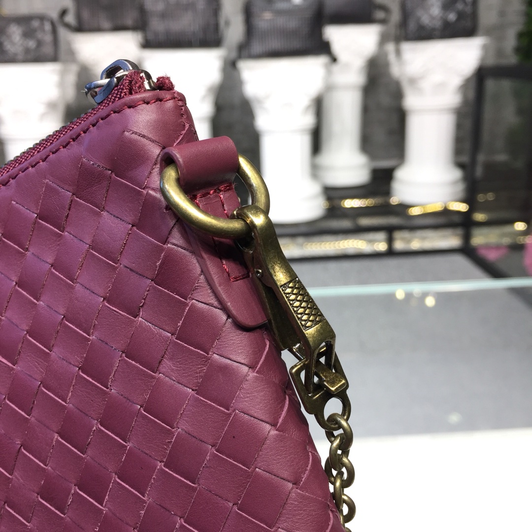 Bottega Veneta Chain Shoulder Bag Dark Red, For Women, Women’s Bags 9.6in/24.5cm