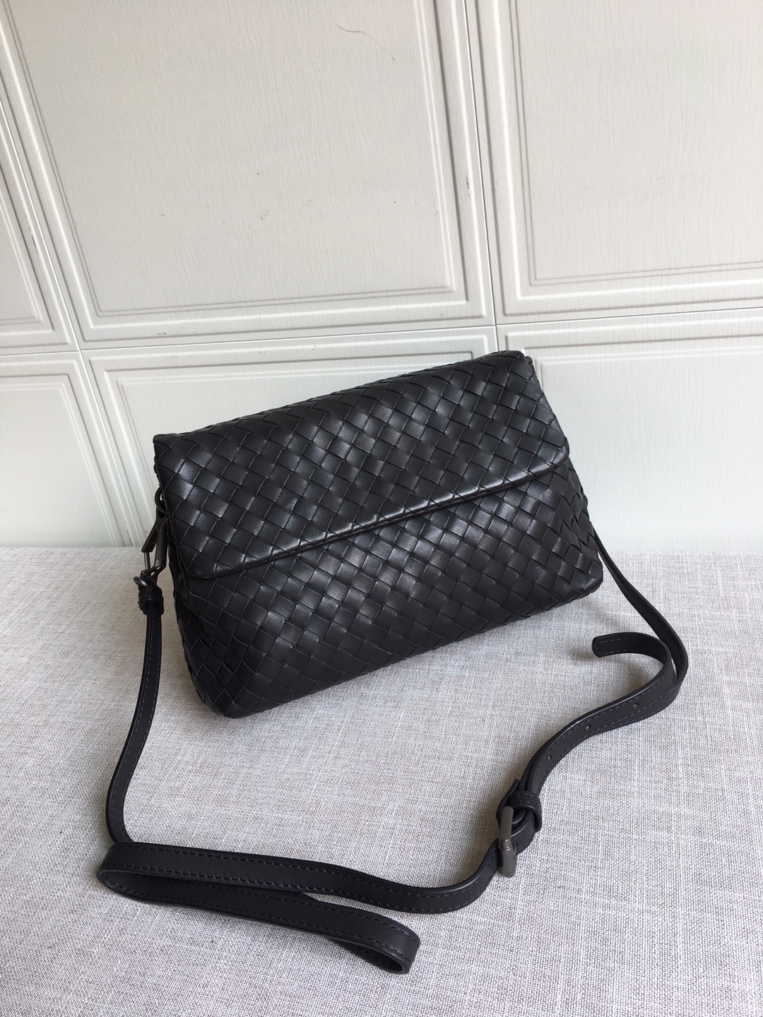Bottega Veneta Classic Intrecciato Black, For Women, Women’s Bags 8.9in/22.5cm