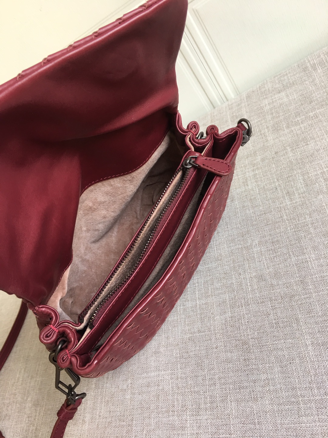 Bottega Veneta Classic Intrecciato Red, For Women, Women’s Bags 8.9in/22.5cm