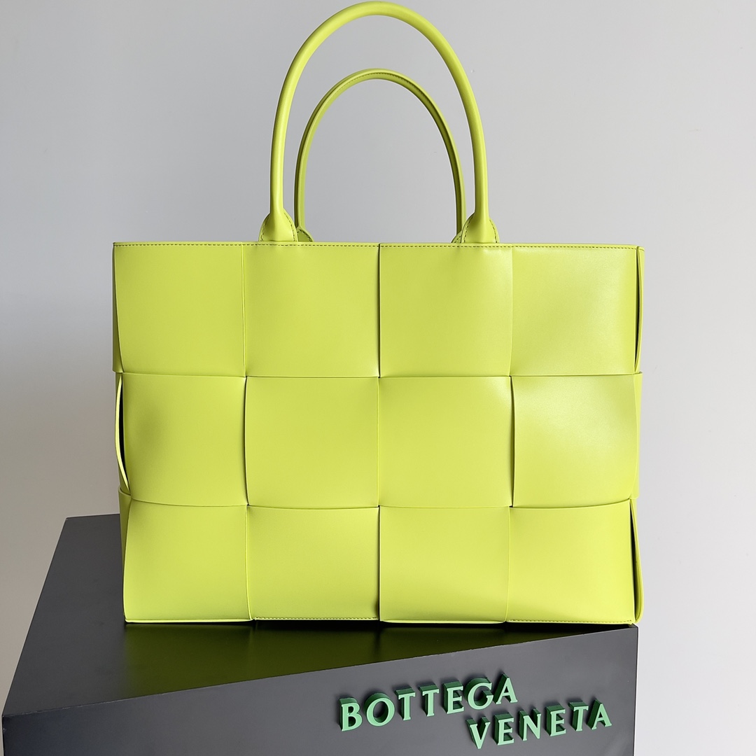 Bottega Veneta Large Arco Tote Bag Yellow, For Women, Women’s Bags 18.1in/46cm 