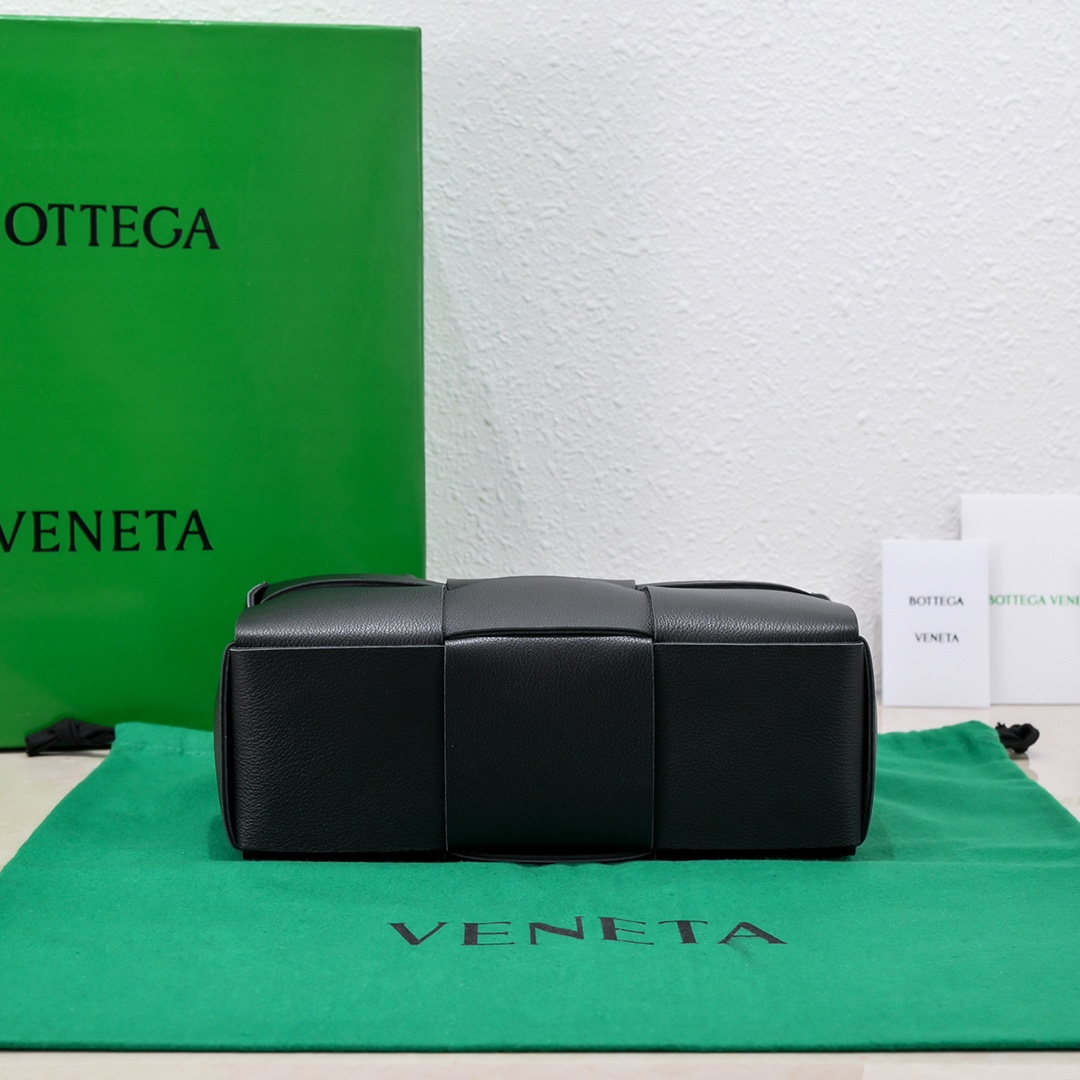 Bottega Veneta Mini Arco Tote Bag Black, For Women, Women’s Bags 9.8in/25cm 709337VCP118425