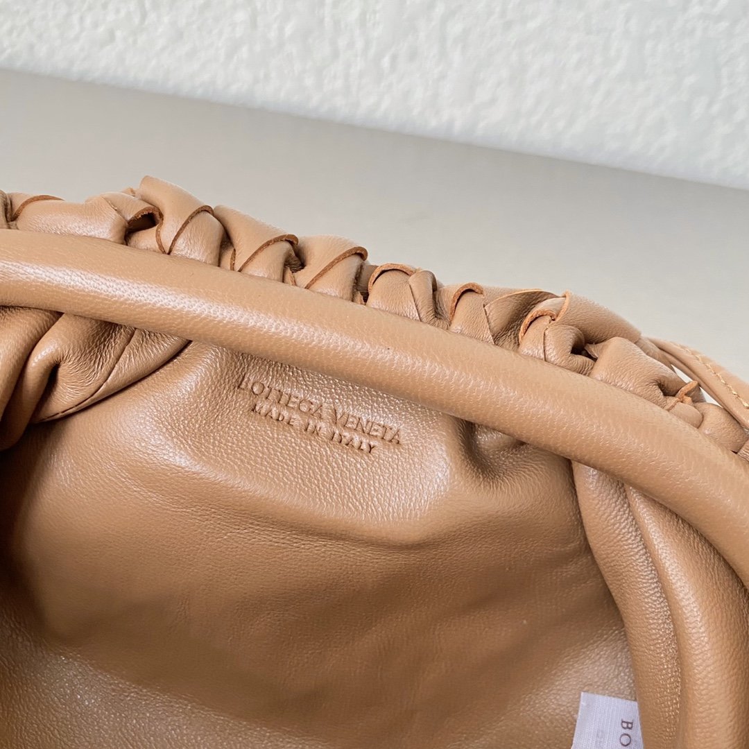 Bottega Veneta Mini Pouch Caramel, For Women, Women’s Bags 8.6in/22cm 585852VCPP19850