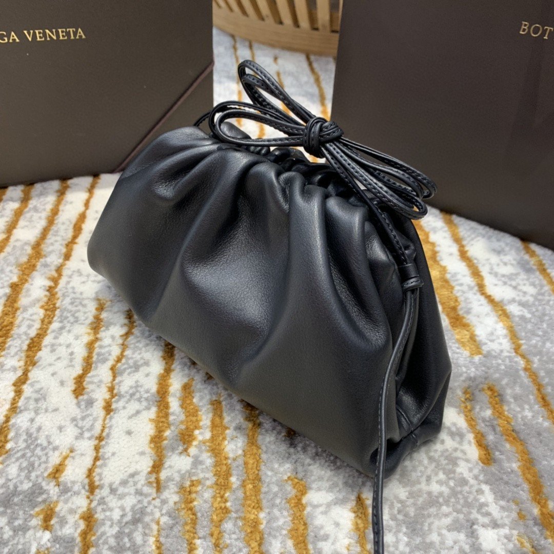 Bottega Veneta Mini Pouch For Women 8.6in/22cm In Black