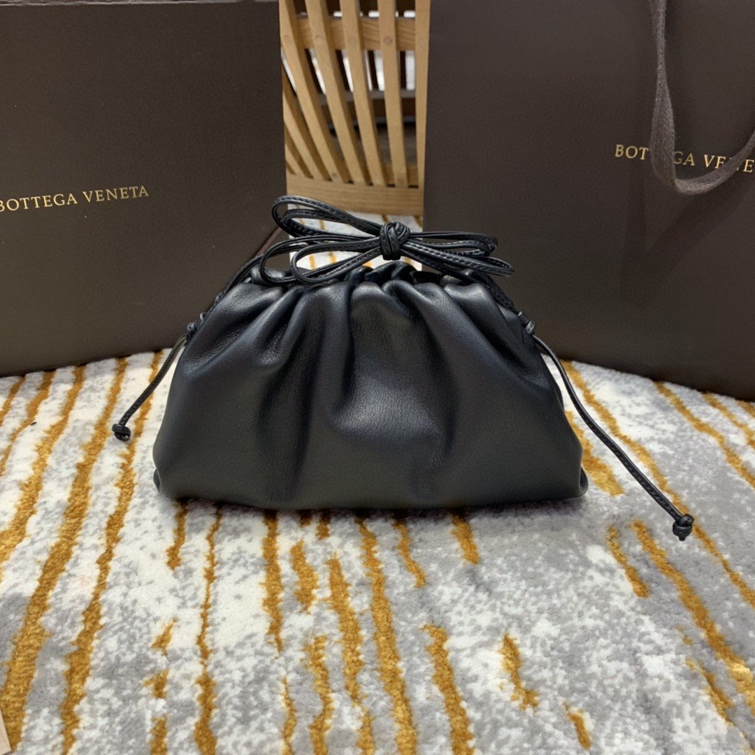 Bottega Veneta Mini Pouch For Women 8.6in/22cm In Black