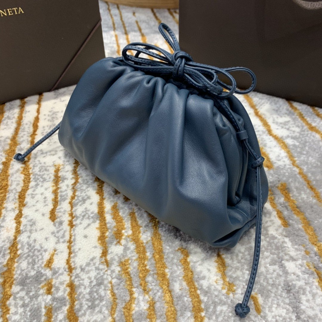 Bottega Veneta Mini Pouch For Women 8.6in/22cm In Blue