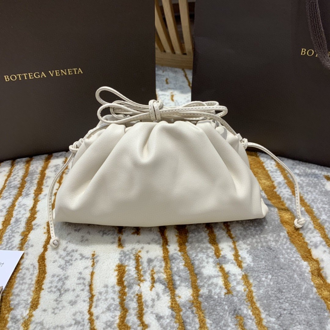 Bottega Veneta Mini Pouch For Women 8.6in/22cm In Chalk 585852VCP409646
