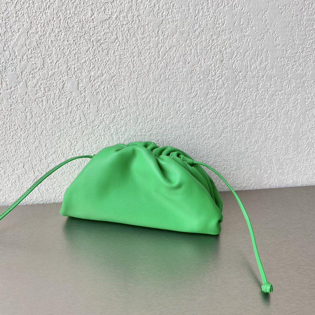 Bottega Veneta Mini Pouch Green, For Women, Women’s Bags 8.7in/22cm 585852V1BW03724