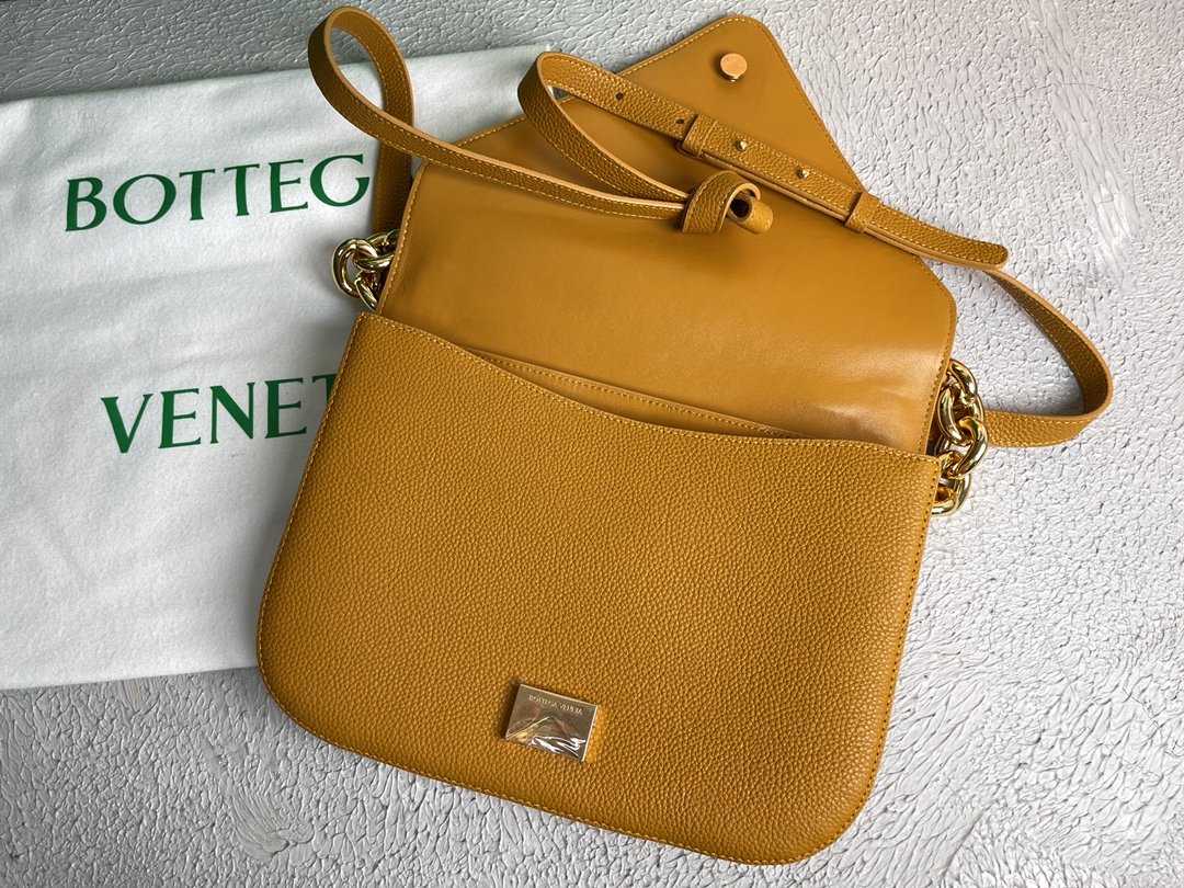 Bottega Veneta Mount Cob, For Women, Women’s Bags 10.6in/27cm 667398V12