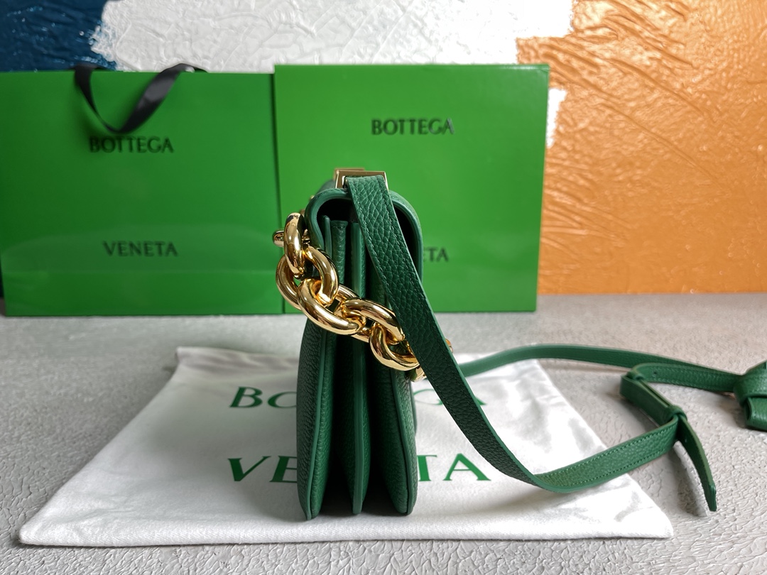 Bottega Veneta Mount Green, For Women, Women’s Bags 8.3in/21cm 667399V12