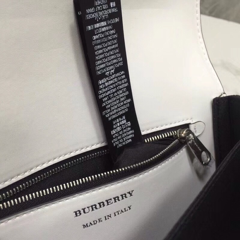 Burberry 1983 Check Link Bag White For Women, Women’s Bags 9in/23cm