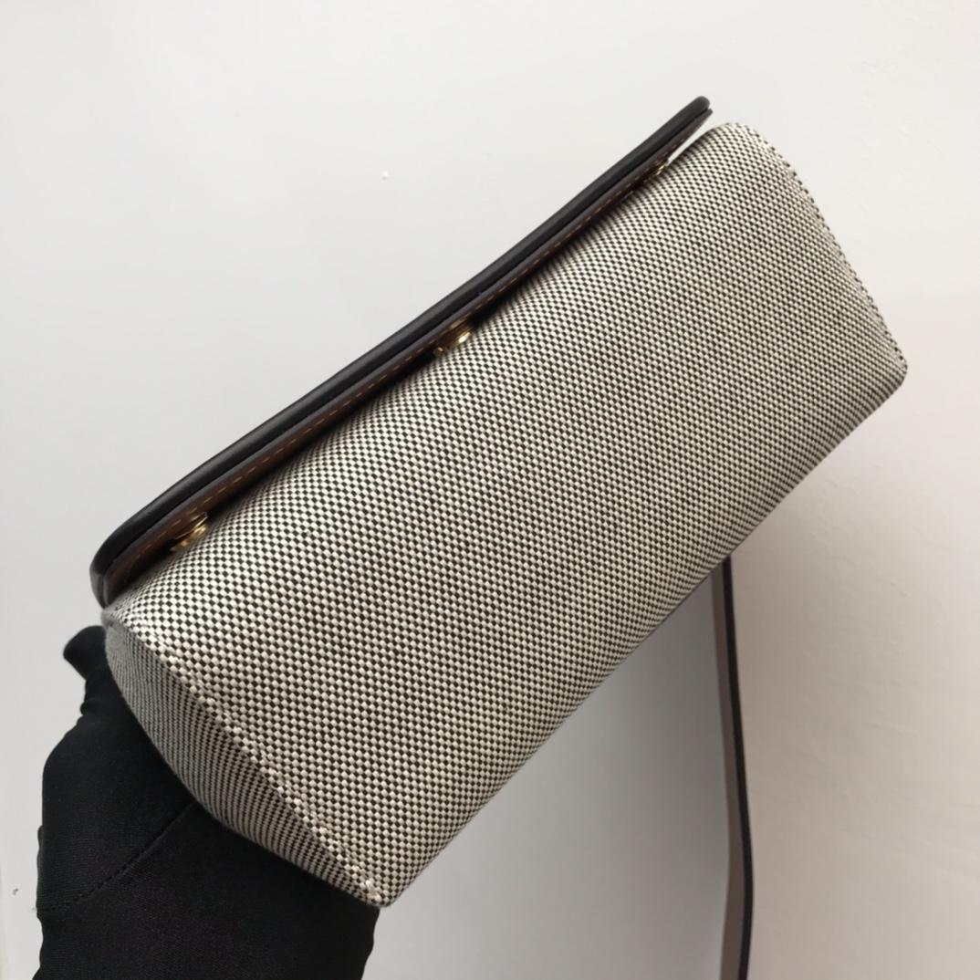 Burberry Horseferry Print Cotton Canvas Small Crossbody Bag For Women, Women’s Bags 7.1in/18cm 80398691