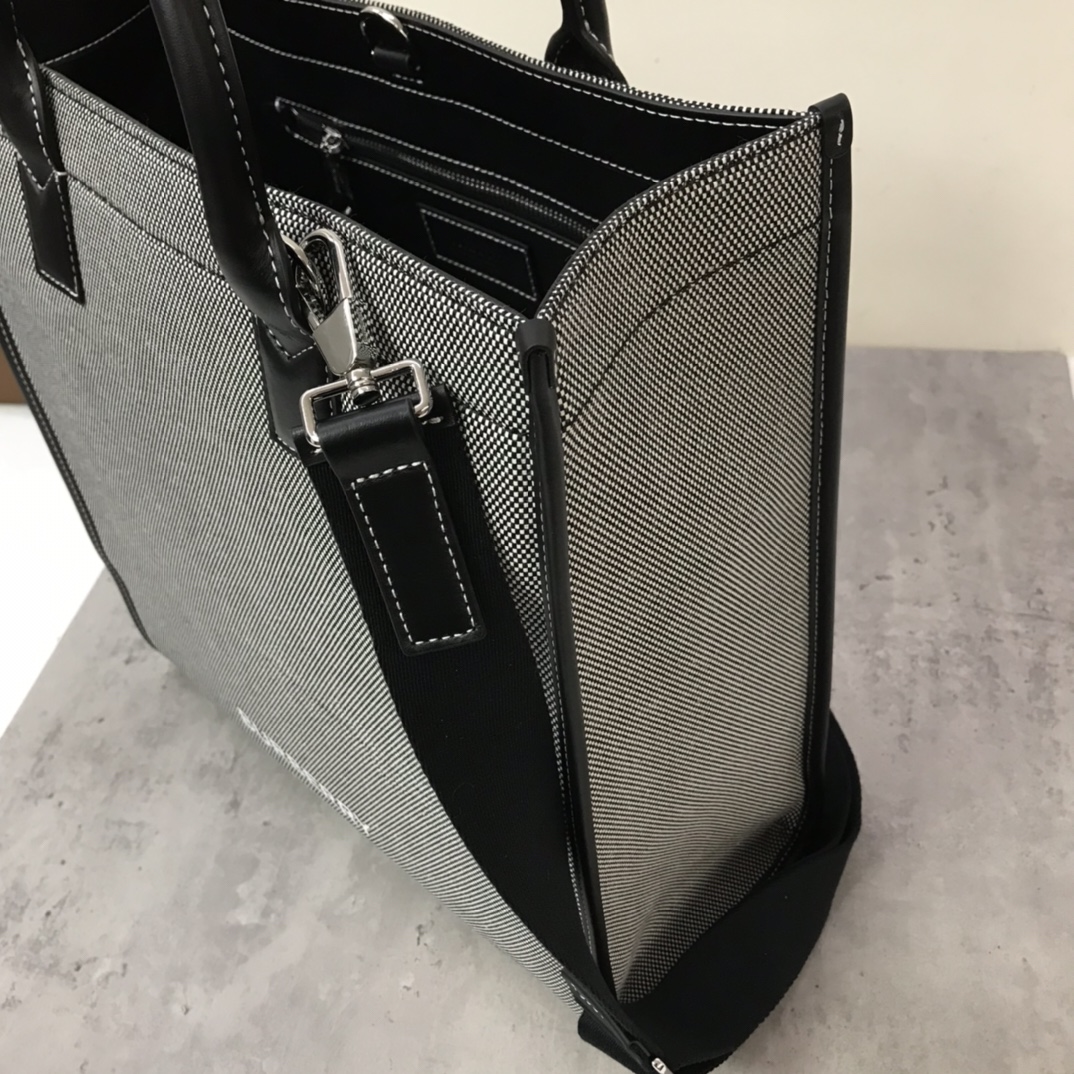 Burberry Horseferry Print Cotton Canvas Tote Black/Grey For Women, Women’s Bags, Shoulder And Crossbody Bags 14in/ 35.5cm BUR 80508141