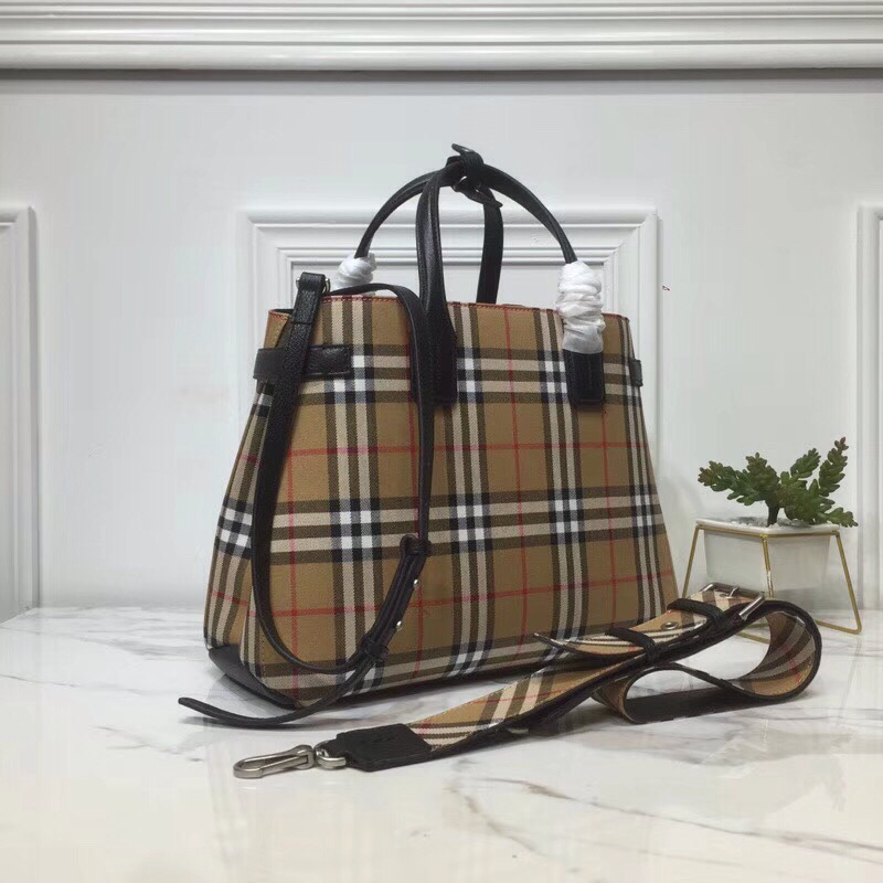 Burberry House Check Derby Medium Banner Purse Tote Black For Women, Women’s Bags 14in/35cm