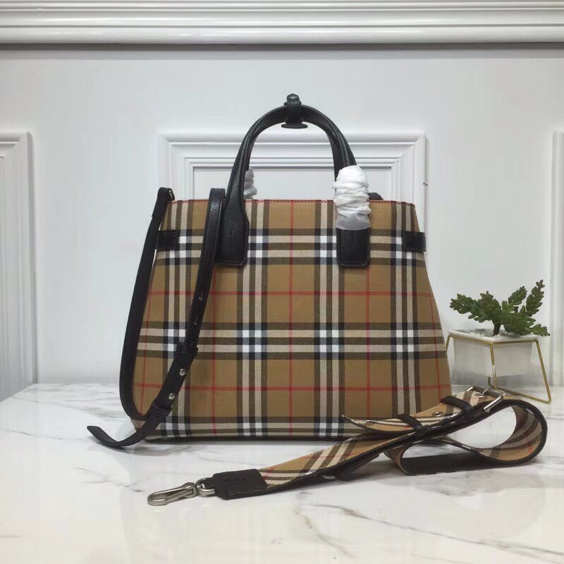 Burberry House Check Derby Medium Banner Purse Tote Black For Women, Women’s Bags 14in/35cm