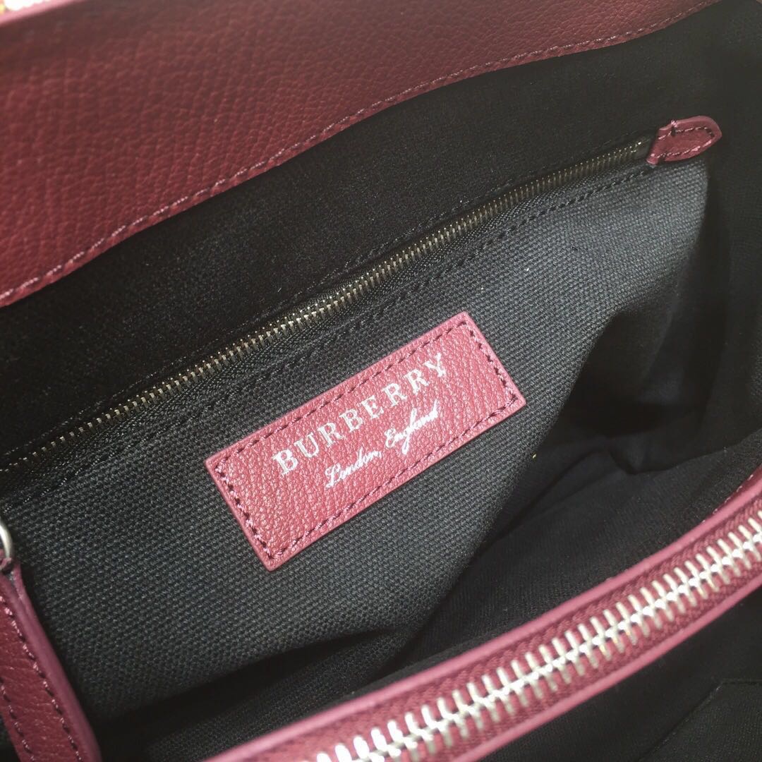 Burberry House Check Derby Medium Banner Purse Tote Purple For Women, Women’s Bags 14in/35cm