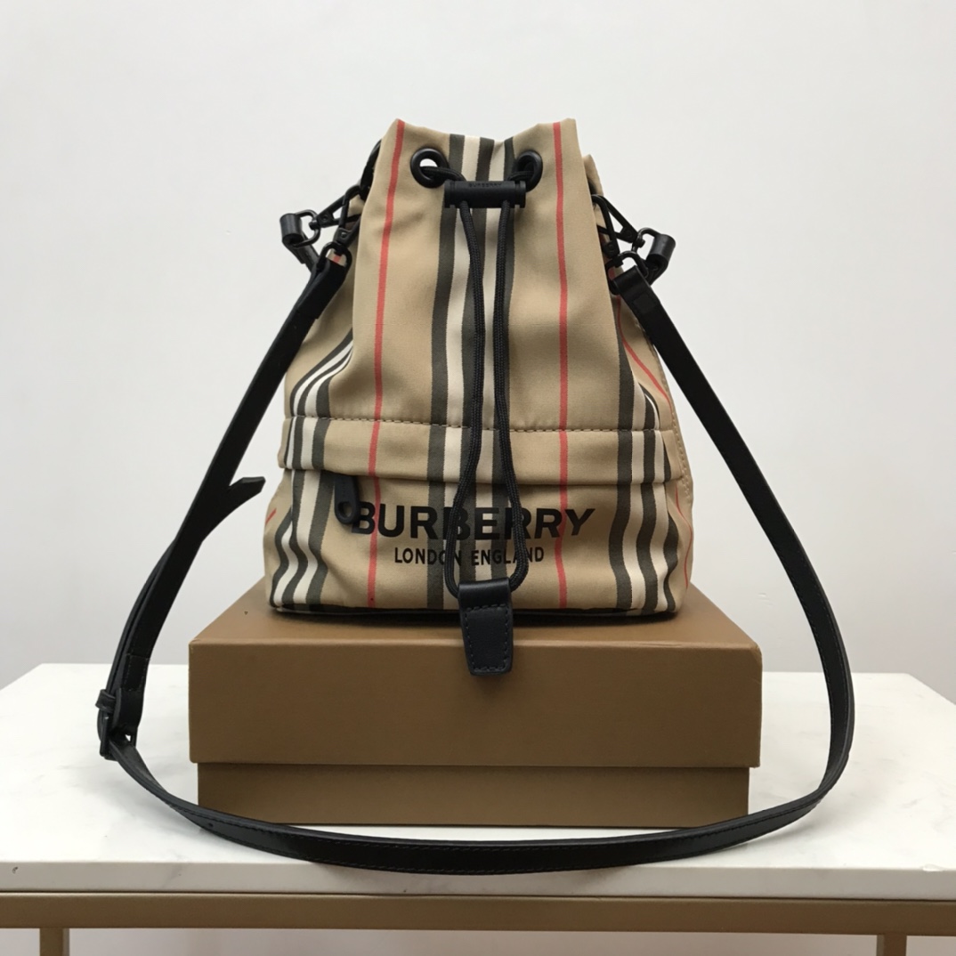 Burberry Icon Stripe Nylon Drawcord Pouch Archive Beige For Women, Women’s Bags 7.7in/19.5cm