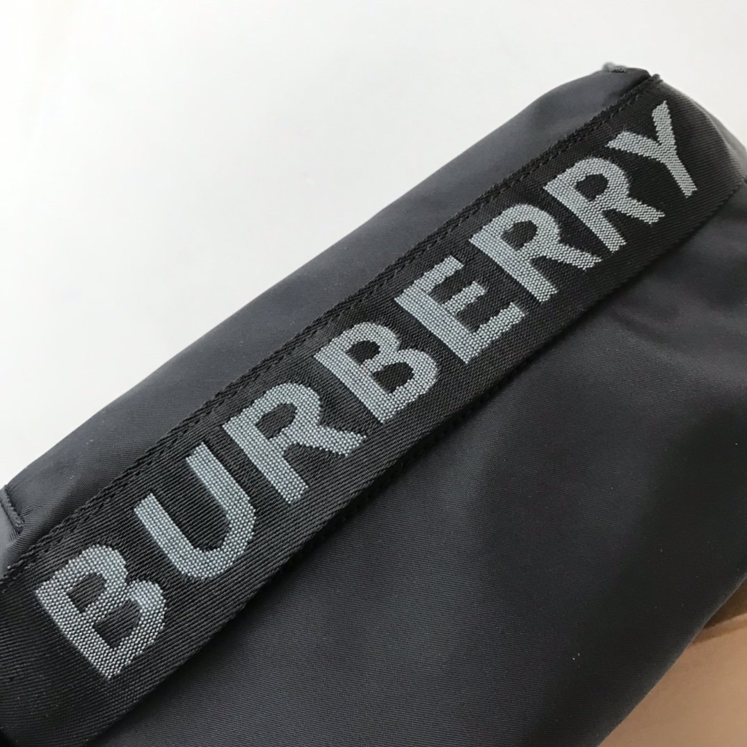 Burberry Logo Detail Econyl Sonny Bum Bag Black For Men, Men’s Bags 12.2in/31cm