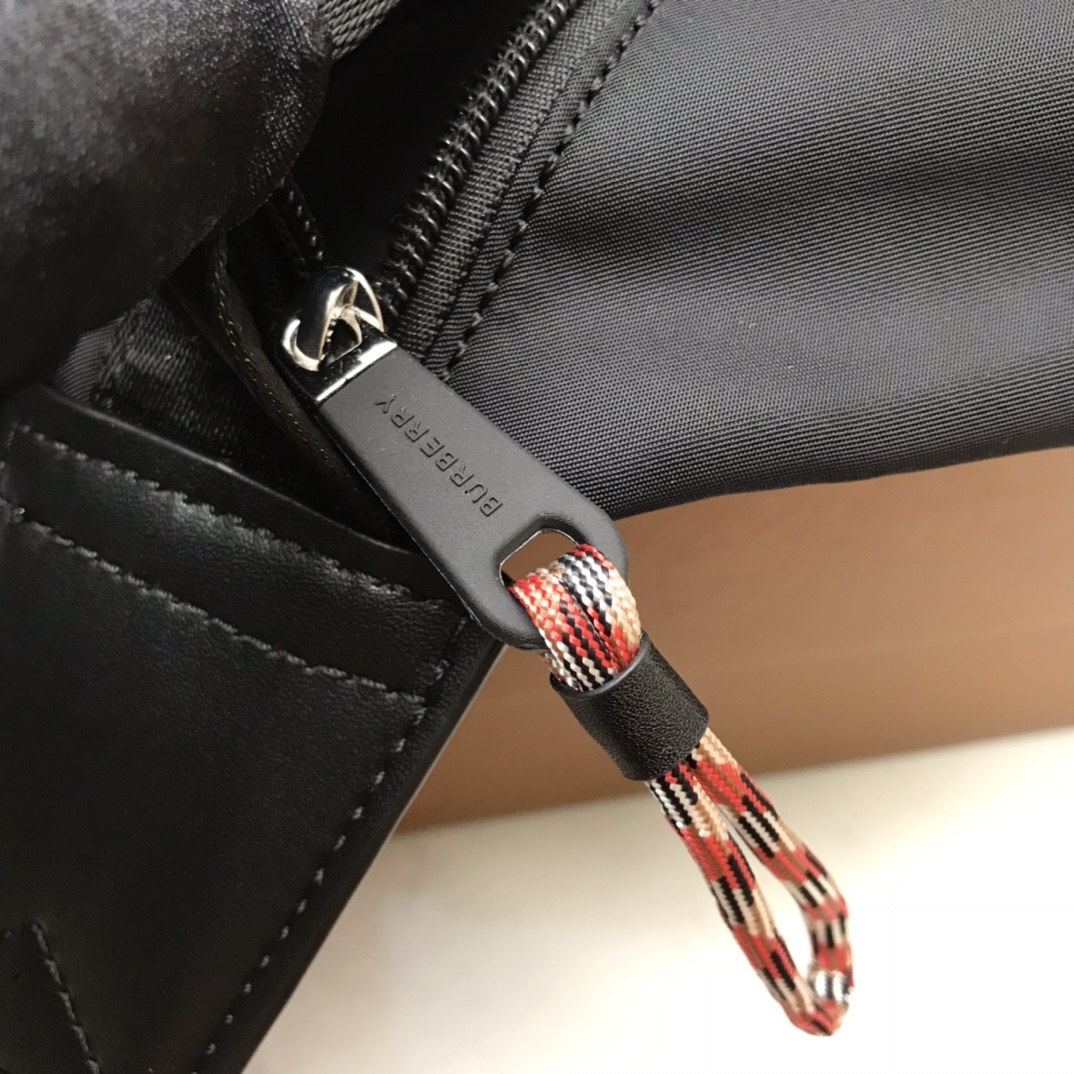 Burberry Logo Detail Econyl Sonny Bum Bag Black For Men, Men’s Bags 12.2in/31cm
