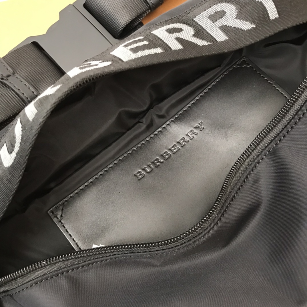 Burberry Logo Detail Econyl Sonny Bum Bag Black For Men, Men’s Bags 12.2in/31cm