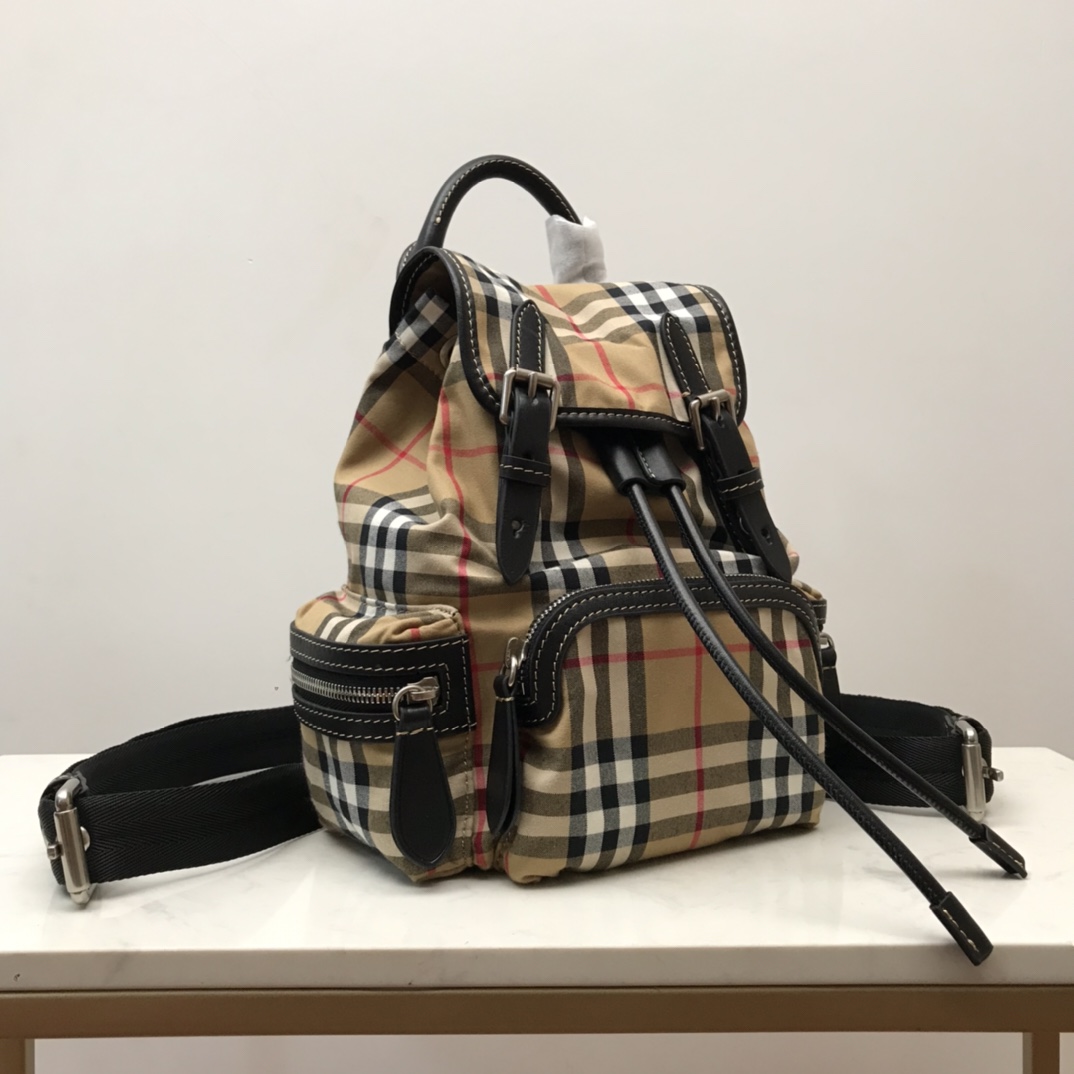 Burberry Medium Rucksack In Vintage Check Cotton Canvas-Sandy For Women, Women’s Bags 13in/33cm