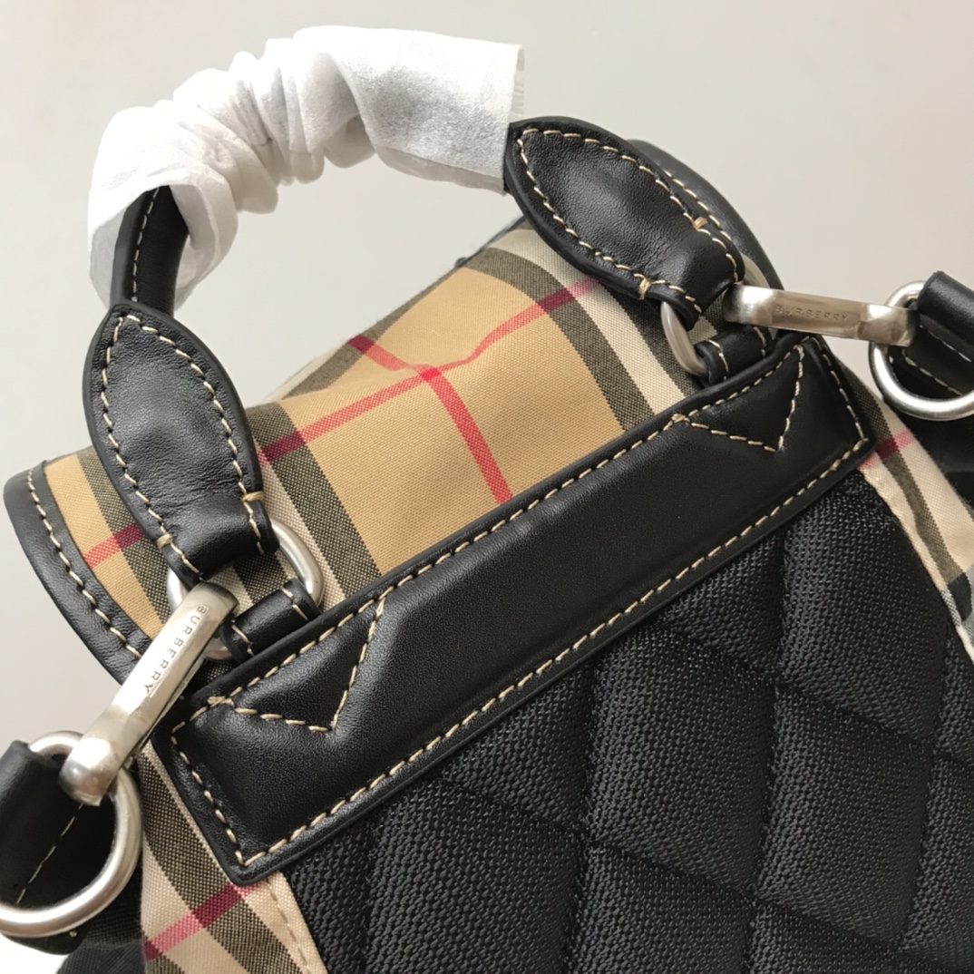 Burberry Medium Rucksack In Vintage Check Cotton Canvas-Sandy For Women, Women’s Bags 13in/33cm