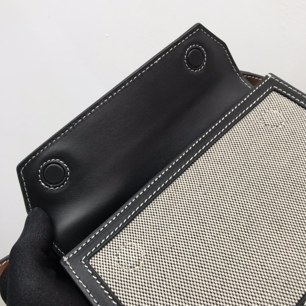 Burberry Mini Horseferry Print Title Bag With Pocket Detail Black For Women, Women’s Bags 7.5in/19cm 80428521