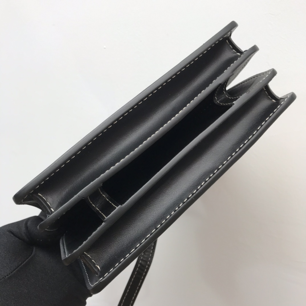 Burberry Mini Horseferry Print Title Bag With Pocket Detail For Women, Women’s Bags 7.5in/19cm