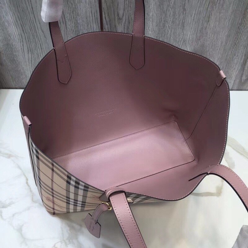 Burberry Reversible Tote Haymarket Canvas Medium For Women, Women’s Bags 19.3in/49cm