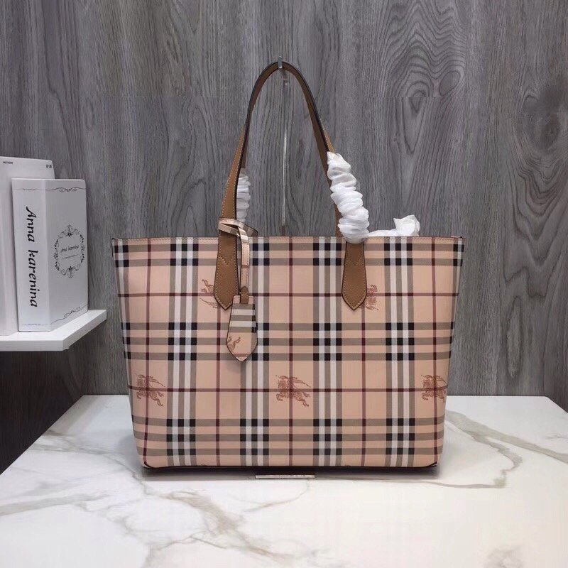 Burberry Reversible Tote Haymarket Canvas Medium For Women, Women’s Bags 19.3in/49cm