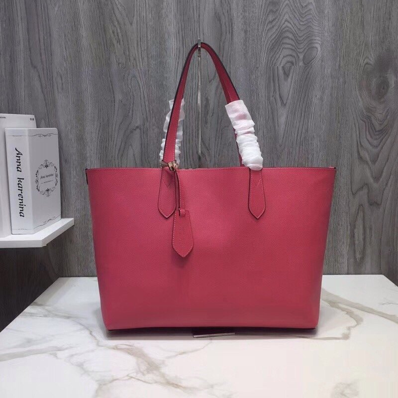 Burberry Reversible Tote Haymarket Canvas Medium For Women, Women’s Bags 19.3in/49cm