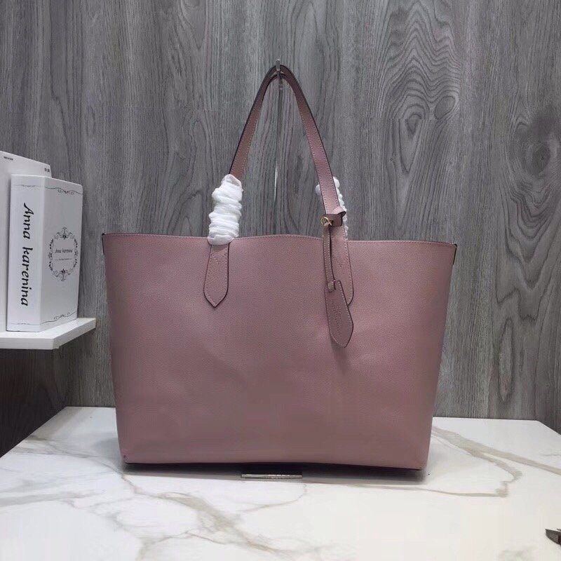 Burberry Reversible Tote Haymarket Canvas Medium For Women, Women’s Bags 19.3in/49cm