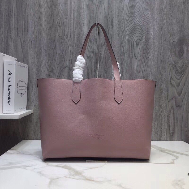 Burberry Reversible Tote Haymarket Canvas Medium For Women, Women’s Bags 19.3in/49cm