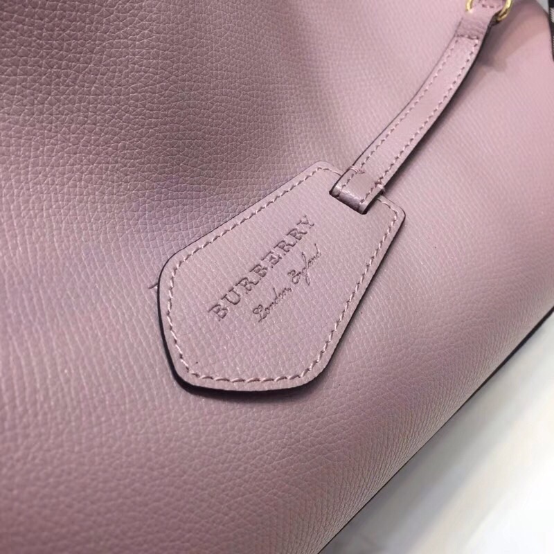 Burberry Reversible Tote Haymarket Canvas Medium For Women, Women’s Bags 19.3in/49cm