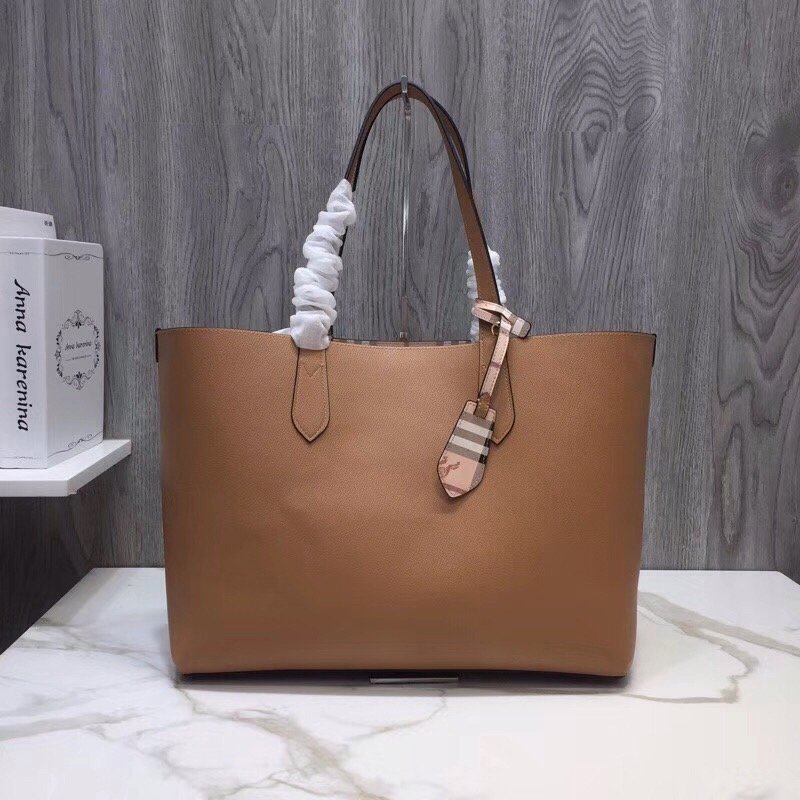 Burberry Reversible Tote Haymarket Canvas Medium For Women, Women’s Bags 19.3in/49cm