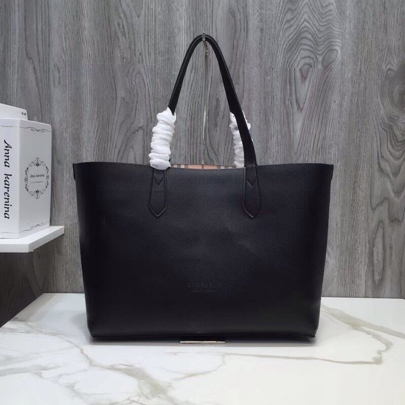 Burberry Reversible Tote Haymarket Canvas Medium For Women, Women’s Bags 19.3in/49cm