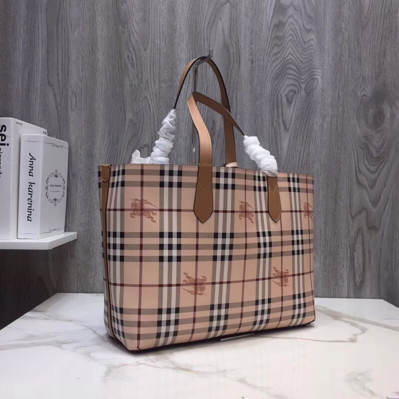 Burberry Reversible Tote Haymarket Canvas Medium For Women, Women’s Bags 19.3in/49cm