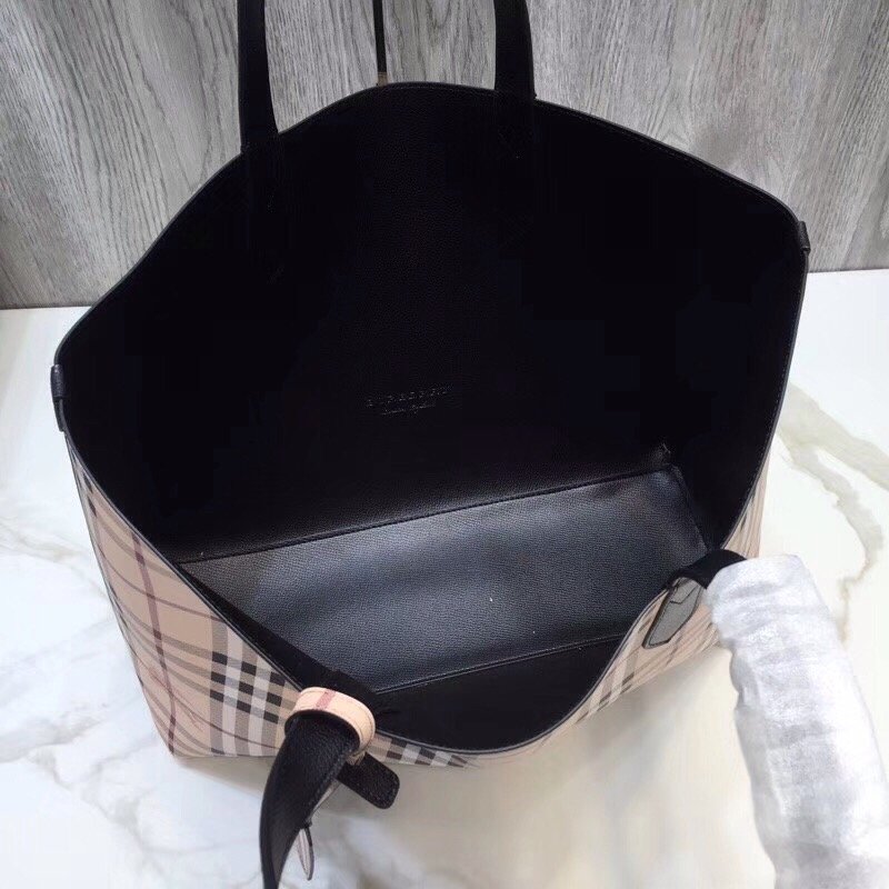 Burberry Reversible Tote Haymarket Canvas Medium For Women, Women’s Bags 19.3in/49cm