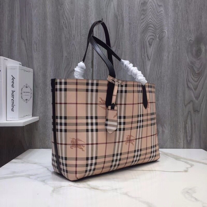 Burberry Reversible Tote Haymarket Canvas Medium For Women, Women’s Bags 19.3in/49cm