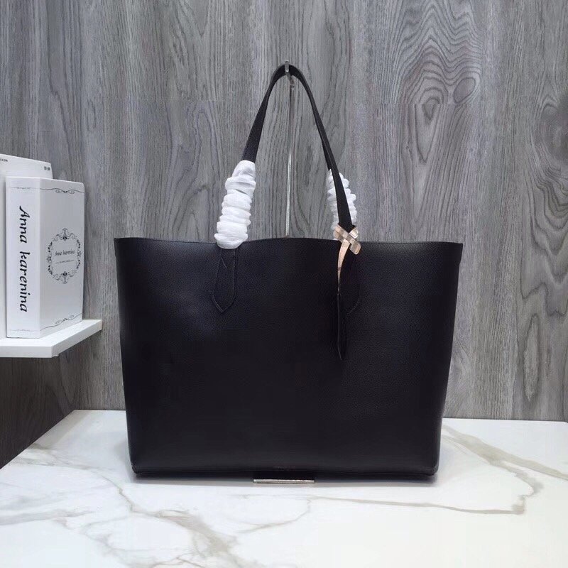 Burberry Reversible Tote Haymarket Canvas Medium For Women, Women’s Bags 19.3in/49cm