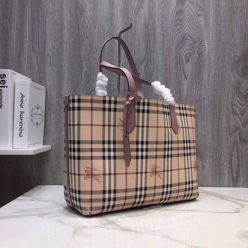 Burberry Reversible Tote Haymarket Canvas Medium For Women, Women’s Bags 19.3in/49cm