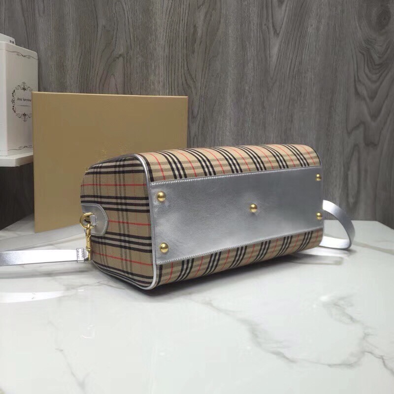 Burberry Small 1983 Check Link Bowling Bag White/Brown For Women, Women’s Bags 9.1in/23cm