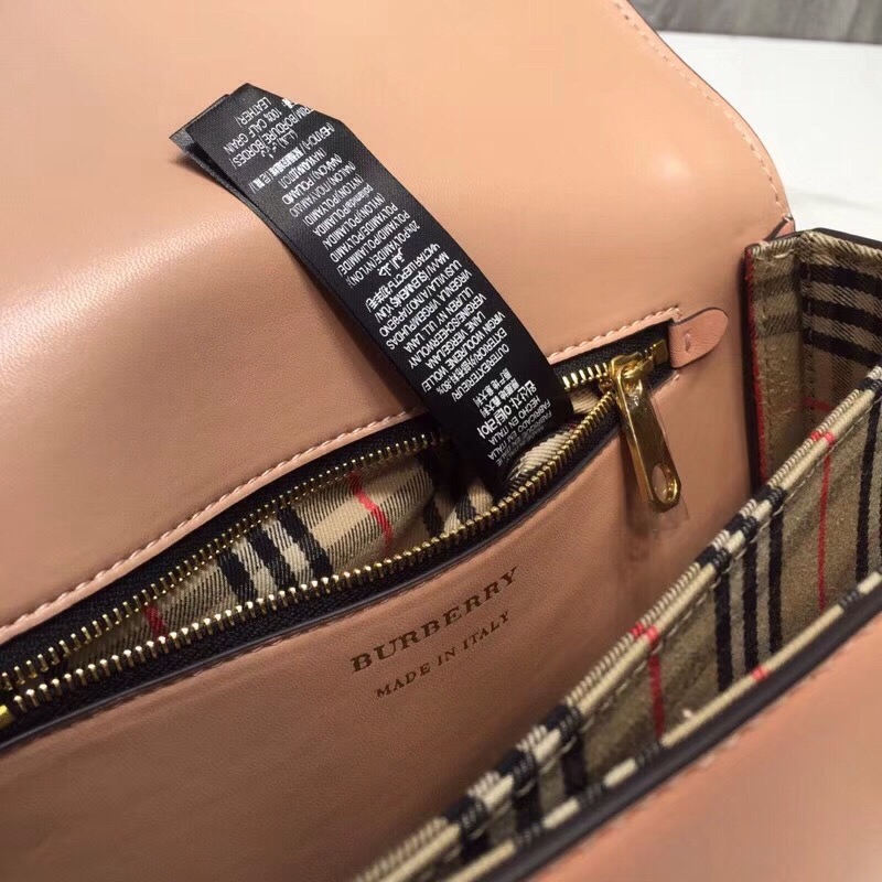Burberry Smooth Link Shoulder Bag Pink For Women, Women’s Bags 9.1in/23cm