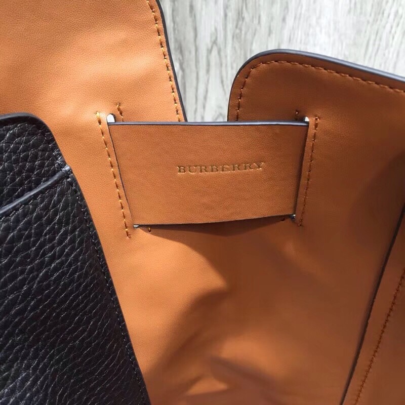 Burberry The Small Equestrian Knight Top Handle Belt Bag Black For Women, Women’s Bags 14in/36cm