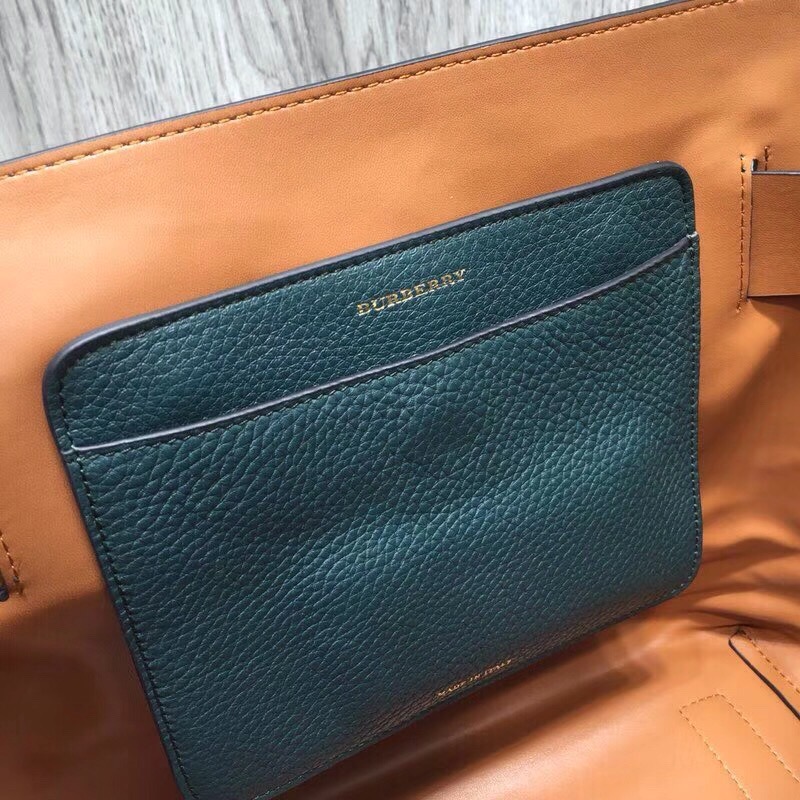 Burberry The Small Equestrian Knight Top Handle Belt Bag Green For Women, Women’s Bags 14in/36cm