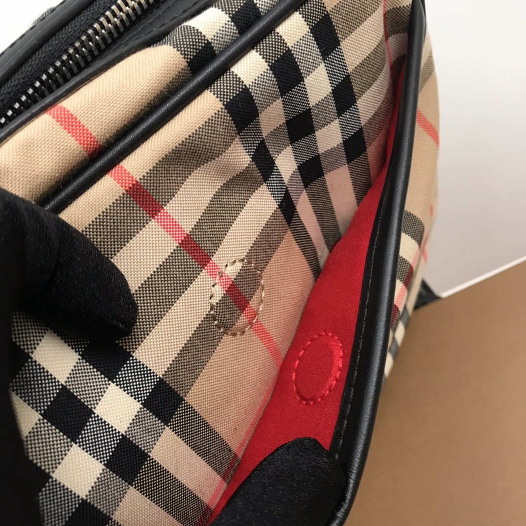 Burberry Vintage Check And Crossbody Bag For Men, Men’s Bags 8.6in/22cm