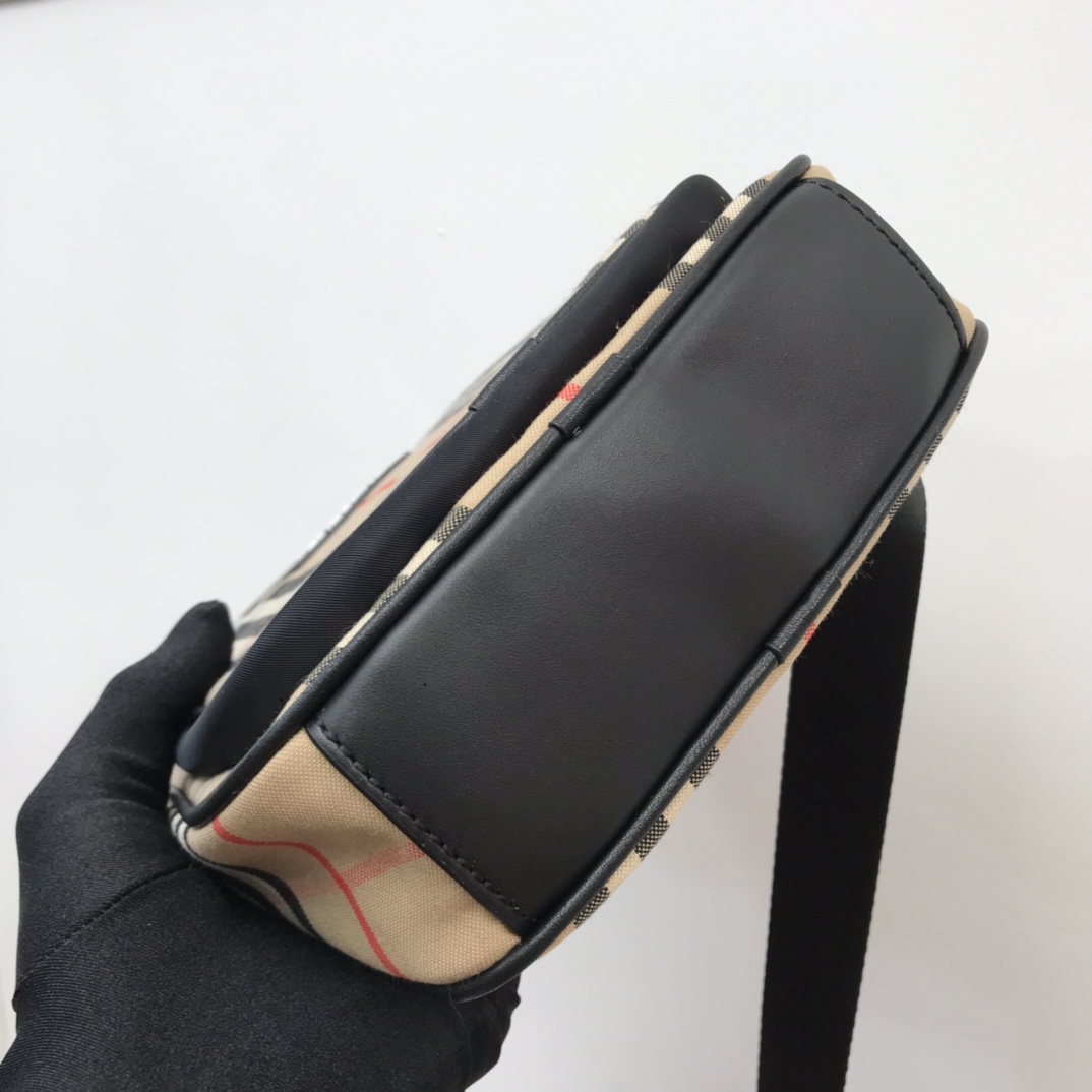 Burberry Vintage Check And Crossbody Bag For Men, Men’s Bags 8.7in/22cm
